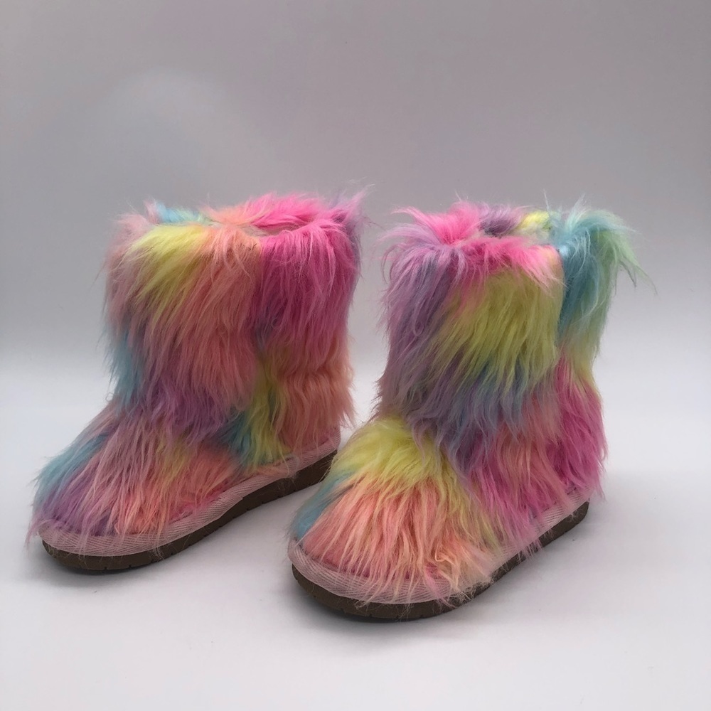 LINK - LITTLE GIRLS FURRY RAINBOW COLORED BOOTIES SIZE 6